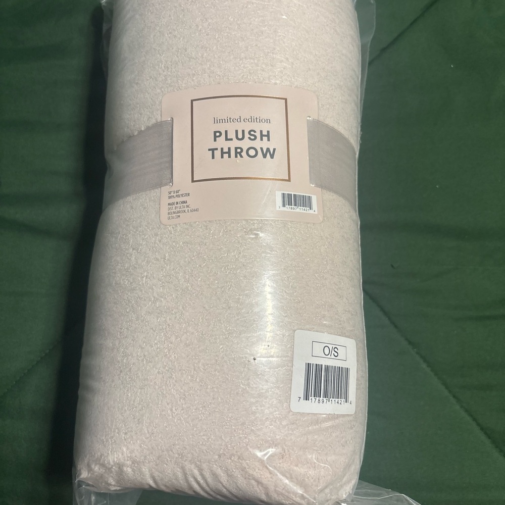 Ulta Beauty Limited Edition Plush Throw - Cream